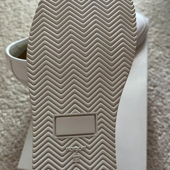 NEW Common Projects White/Off White Tournament Low Canvas Sneaker - Picture 3 of 6